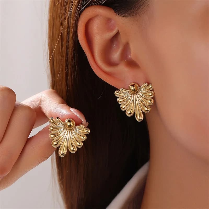 Kreativní náušnice typu stud s 18K pozlacením