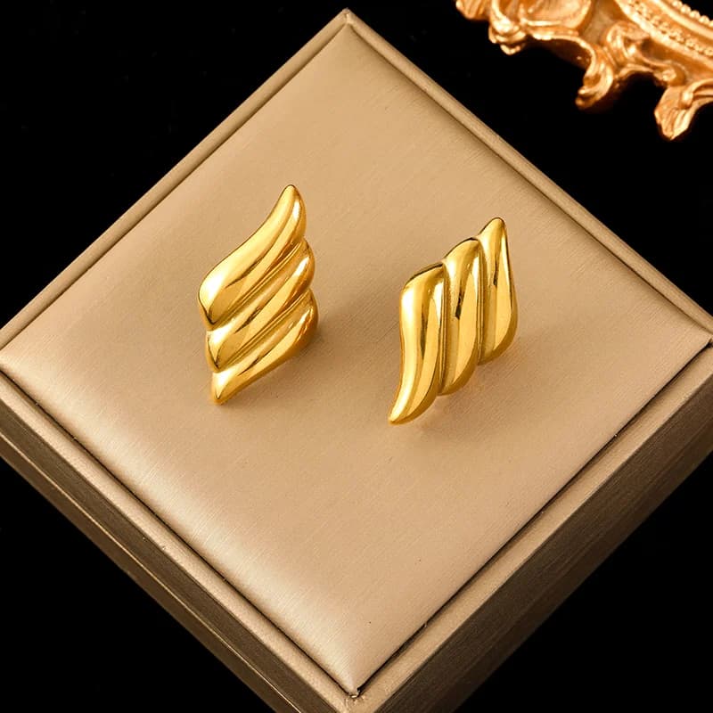 Kreativní náušnice typu stud s 18K pozlacením