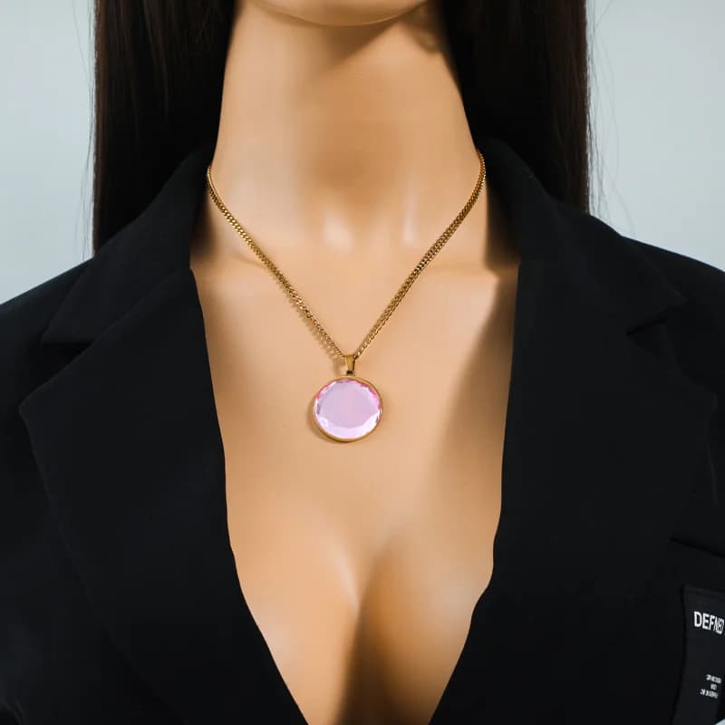 Choker náhrdelník s kulatým krystalovým přívěskem