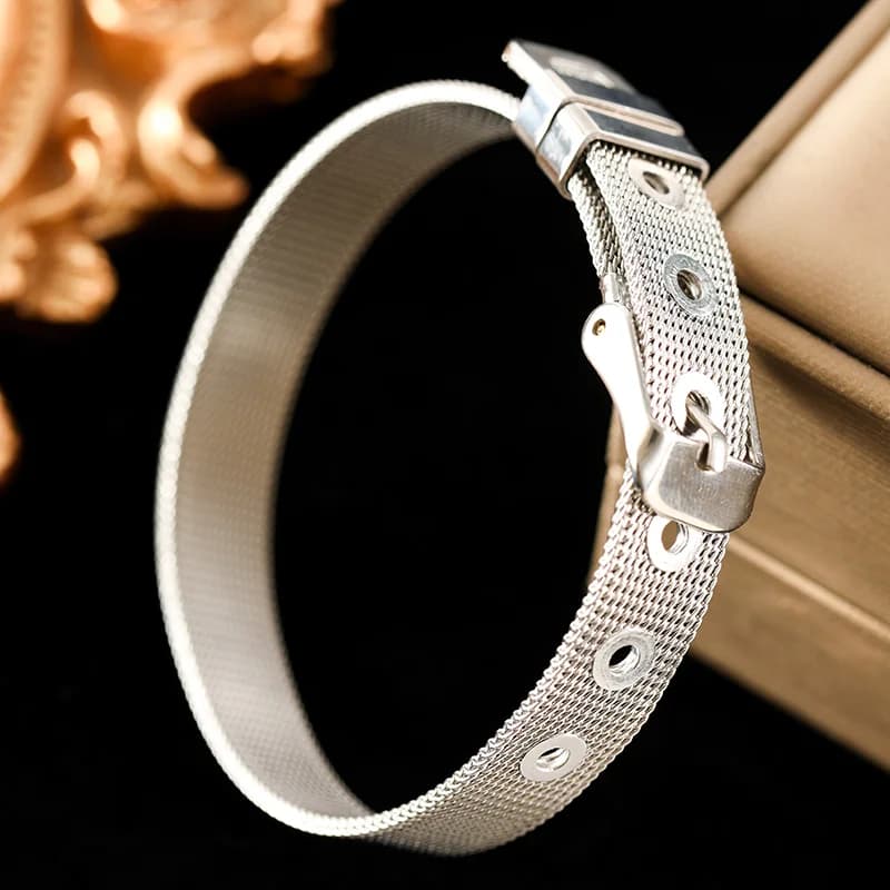 Řetízkový náramek typu bangle stříbrné barvy, nerezová ocel