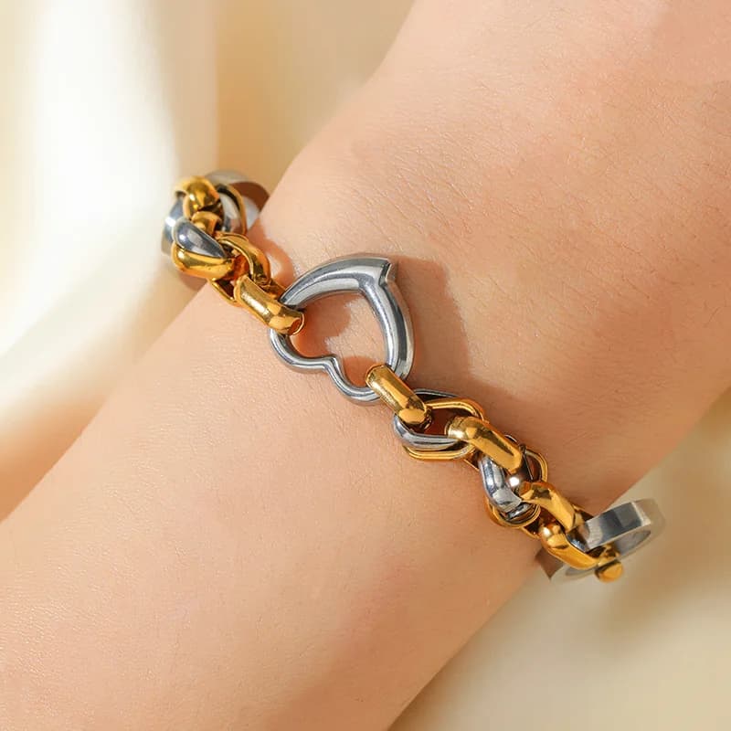 Řetízkové náramky a bangles ve zlaté a stříbrné barvě