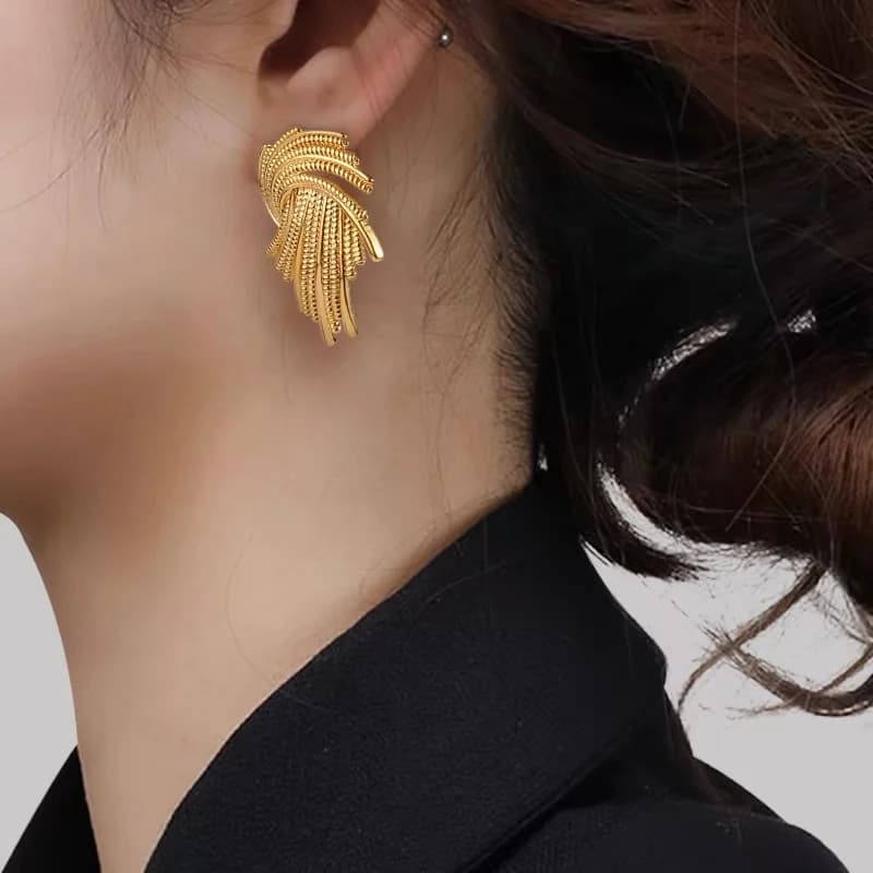 Kreativní náušnice typu stud s 18K pozlacením