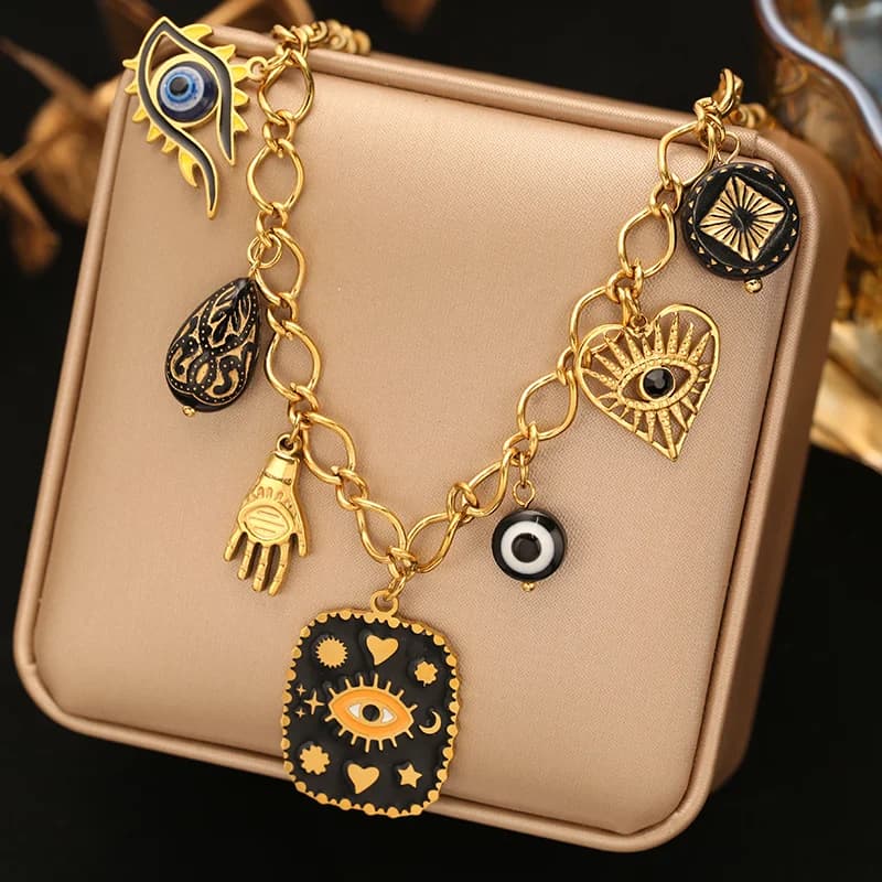 Náhrdelník s přívěskem a více amulety, 18K Gold PVD